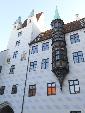 Die Stadtburg, später der ALTE HOF, ehemalige Kaiserresidenz von Ludwig des Bayern mit dem buntbemalten Affenturm. Der ALTE HOF zählr zu den bedeutenden Sehenswürdigkeiten Münchens. Ludwig bewohnte sie mit seiner dritten Ehefrau Mechthild von Habsburg.