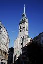 Nur ein kleiner Spaziergang führte uns zur zweiten Sehenswürdigkeit, der Peterskirche deren Turm im Volksmund Alter Peter genannt wird und zu Münchens Wahrzeichen zählt.